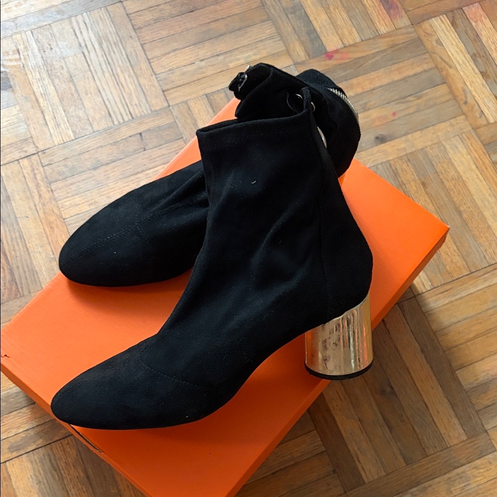 Zara Women's Black Boots with Metallic Heel